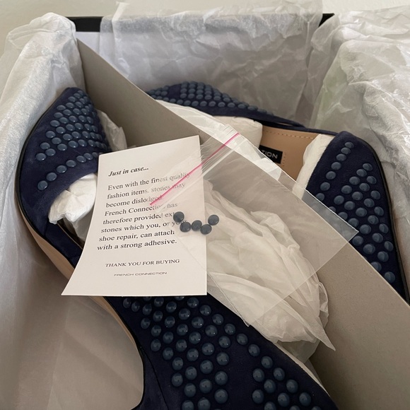 NIB French Connection Ellis Navy Suede Studded Pointed Toe Pumps US 7.5/EU 37.5 - Picture 7 of 9